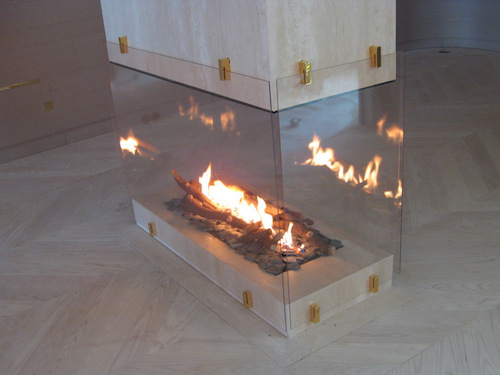 Gaskamin Wolfsburg seitlich brennend